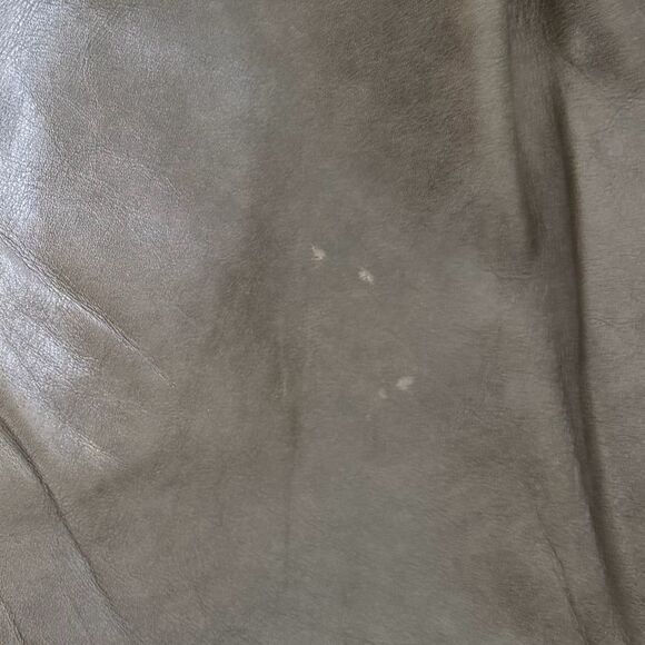 Chloe Victoria Tote in Olive Leather - Picture 11 of 17